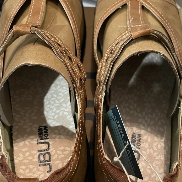 JBU Tan Women's Buttercup Flats/NIB/9.5M - Picture 14 of 14
